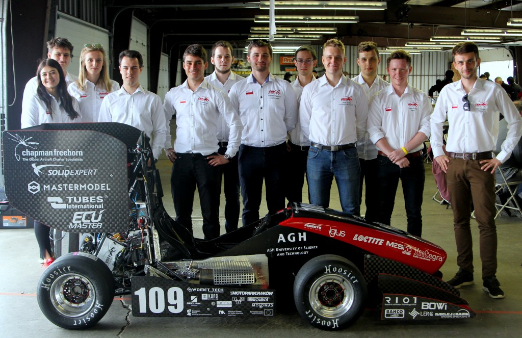 pervaya-akkumulyatornaya-kompaniya-vyistupila-partnerom-komandyi-agh-r